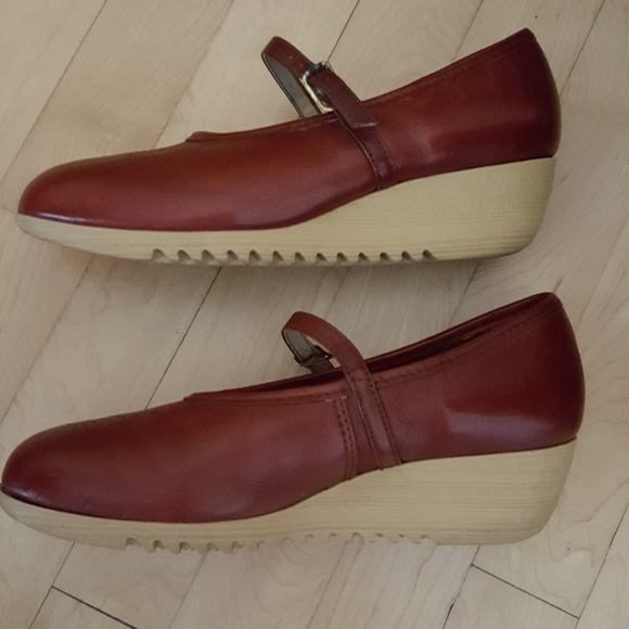 Vintage Armadillos Burgandy Oxblood Leather Mary Jane Wedges - Picture 5 of 9